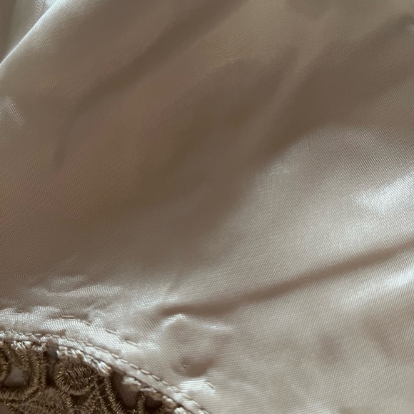 Elegant Lace handmade vintage dress with lace overlay - Picture 10 of 13